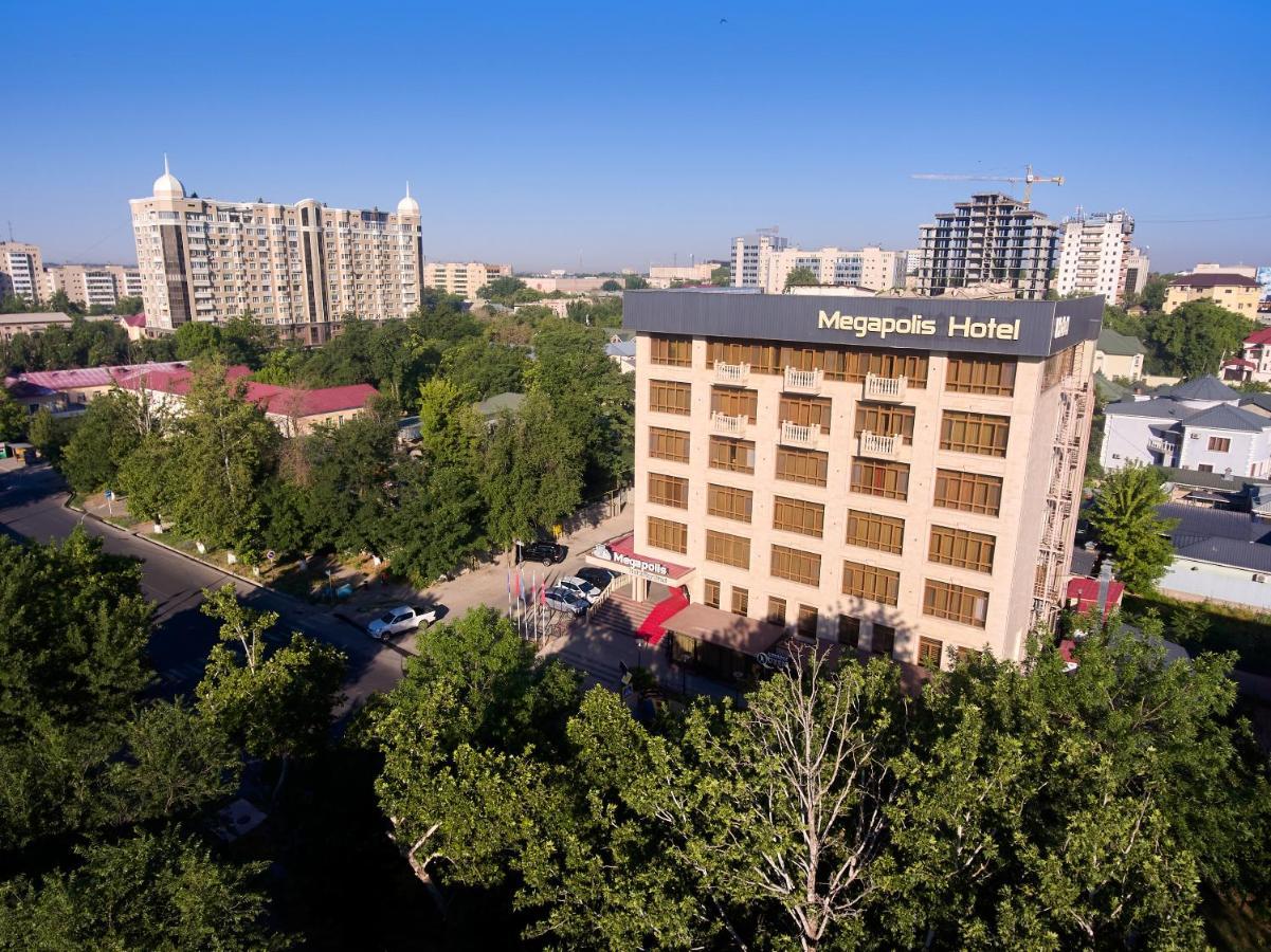 Megapolis Hotel Sjymkent Exteriör bild